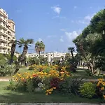 Queen Riviera : Climatisation, Parking, Terrasse 公寓 芒通