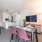 Queen Riviera : Climatisation, Parking, Terrasse 公寓 *