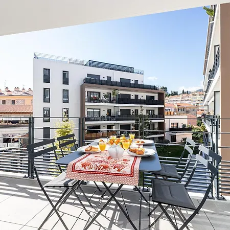 Queen Riviera : Climatisation, Parking, Terrasse * מנטון
