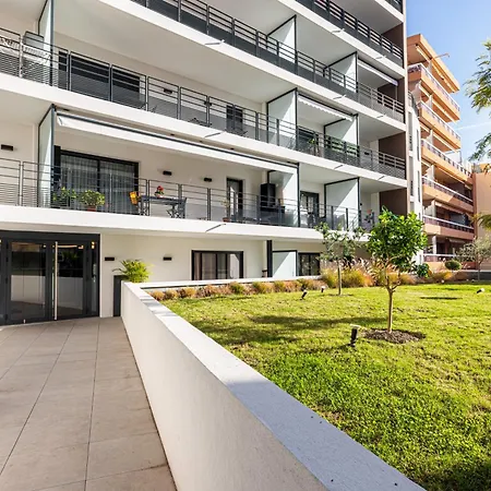 Queen Riviera : Climatisation, Parking, Terrasse מנטון