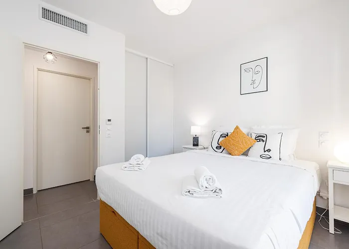 Daire Queen Riviera : Climatisation, Parking, Terrasse